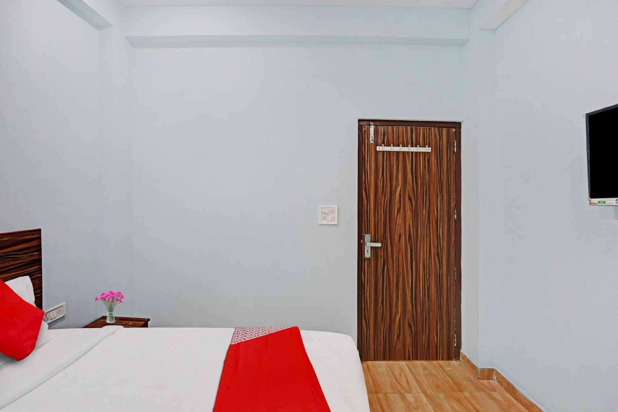 Hotel O Surya Gold Guest House Najafgarh 외부 사진