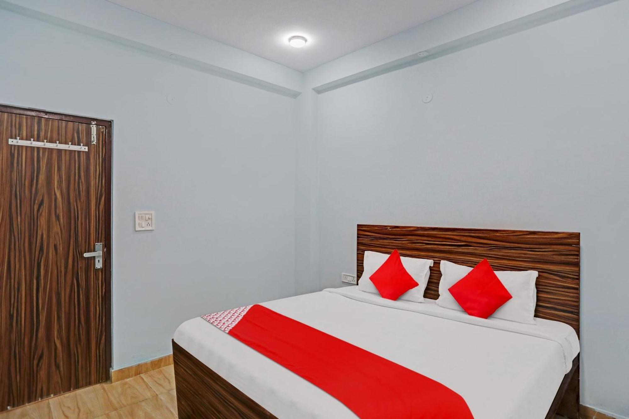 Hotel O Surya Gold Guest House Najafgarh 외부 사진