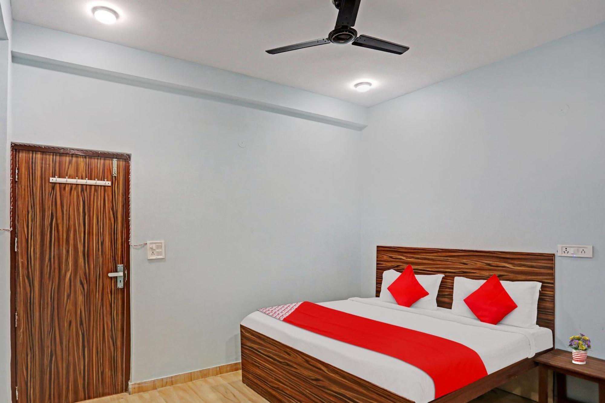 Hotel O Surya Gold Guest House Najafgarh 외부 사진