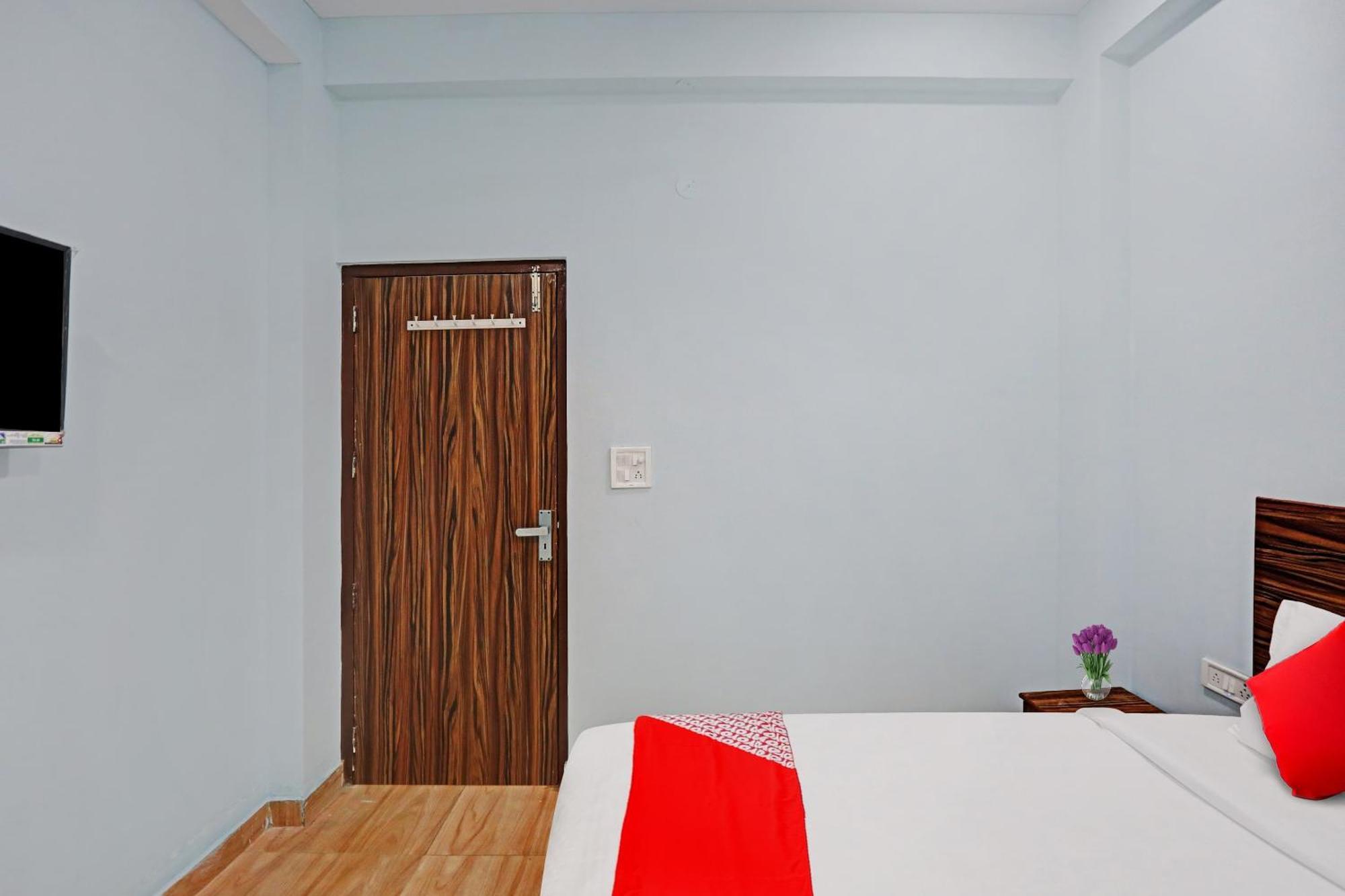 Hotel O Surya Gold Guest House Najafgarh 외부 사진