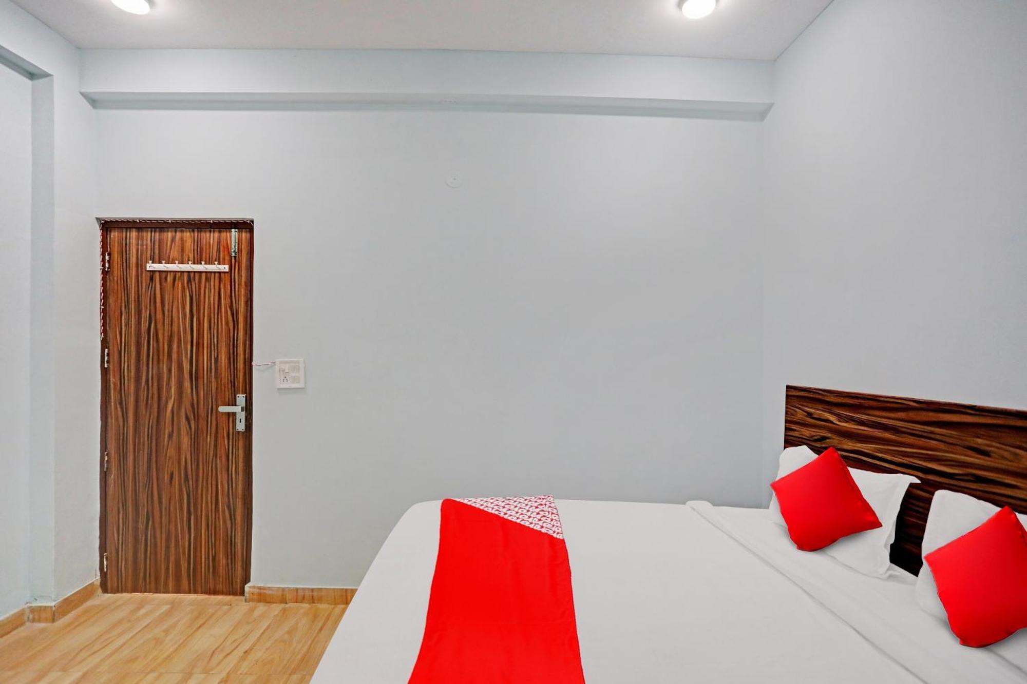Hotel O Surya Gold Guest House Najafgarh 외부 사진